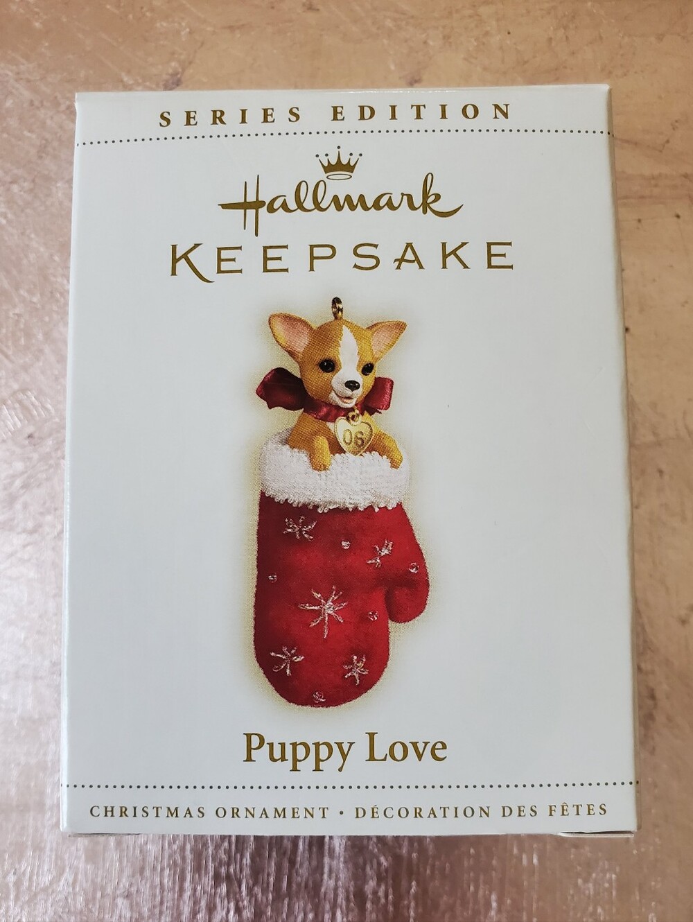 VTG Hallmark Keepsake 2006 Puppy Love #16 Chihuahua Ornament QX2533 Holiday